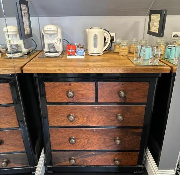 Номер Стандарт, The Beetroot