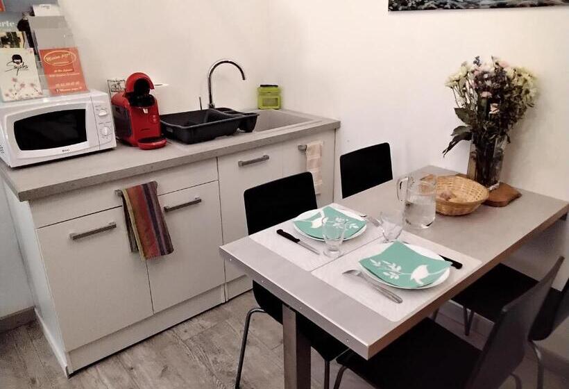 エコノミールーム, Le Violet