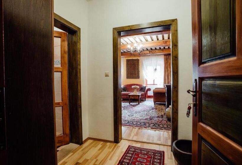 غرفة قياسية سرير كينج, Barcadam