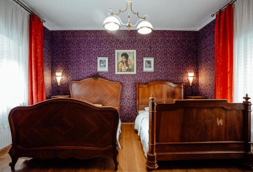 غرفة ديلوكس, Barcadam