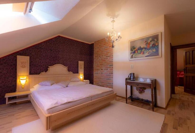 غرفة قياسية رباعية, Barcadam