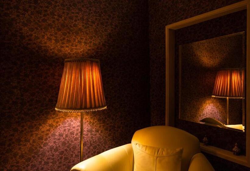 غرفة سوبيريور, Barcadam