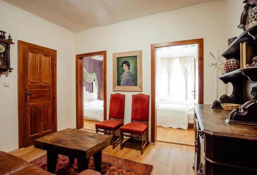 غرفة عائلية, Barcadam