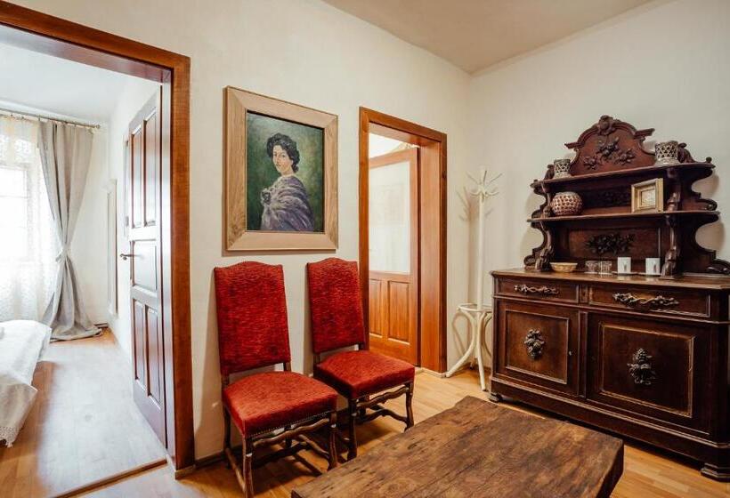 غرفة عائلية, Barcadam