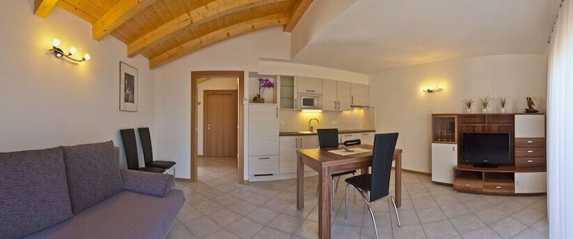 带1个卧室的公寓, Rebenheim