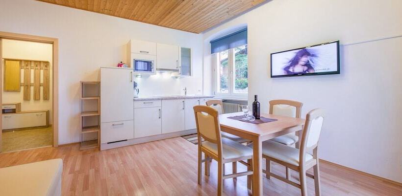 带1个卧室的公寓, Rebenheim