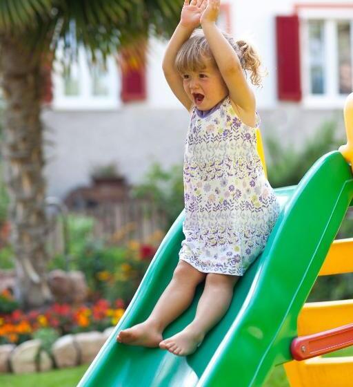 带1个卧室的公寓, Rebenheim