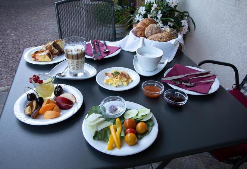 Номер Deluxe с Балконом, Rebenheim