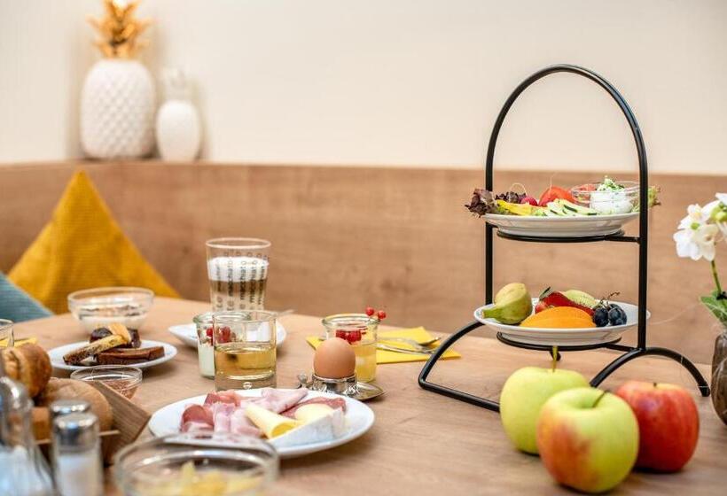 带1个卧室的公寓, Rebenheim