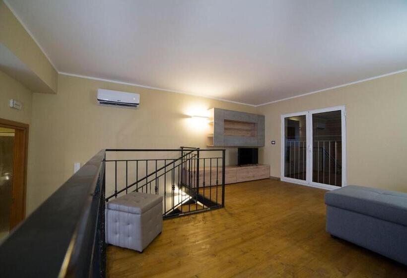 标准间, Sunset Loft