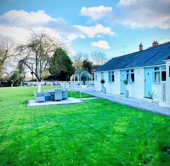 Номер Стандарт Вид на Сад, The Willowford