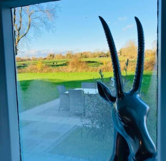 Номер Стандарт Вид на Сад, The Willowford