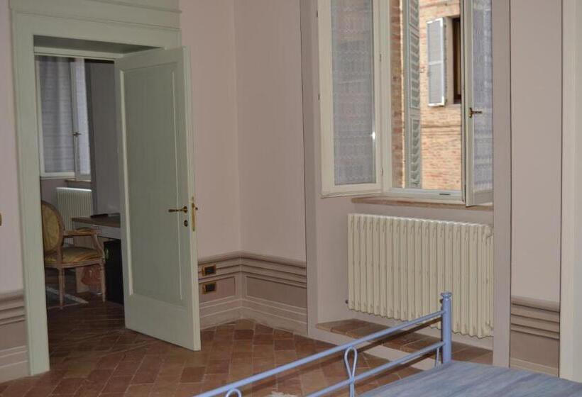 חדר קלאסי לארבעה, Palazzo Roberti