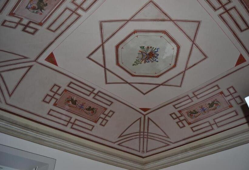 Четырехместный Номер Классик, Palazzo Roberti