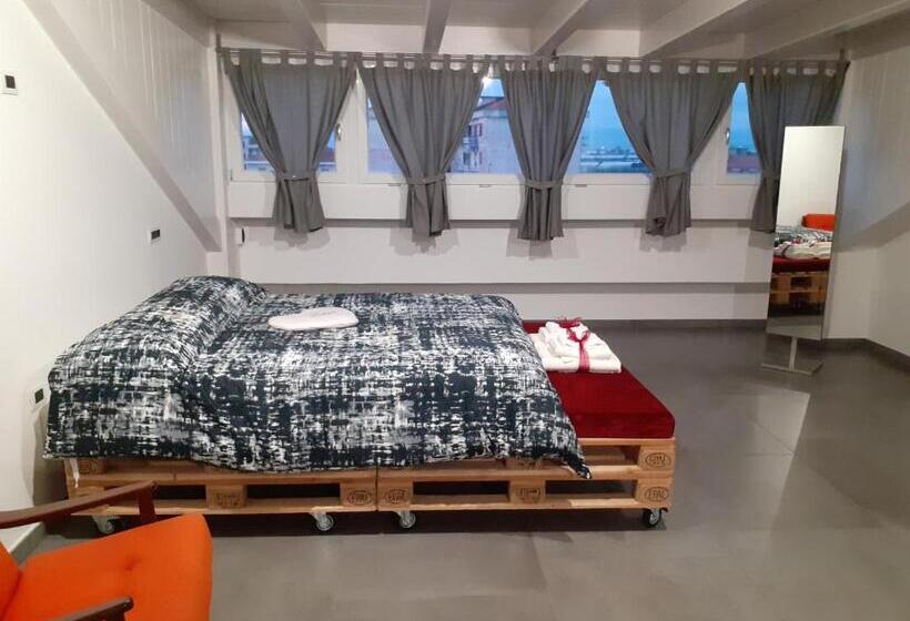 استودیو استاندارد با تراس, Walter