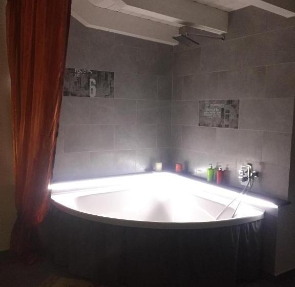 Superior Studio, Walter