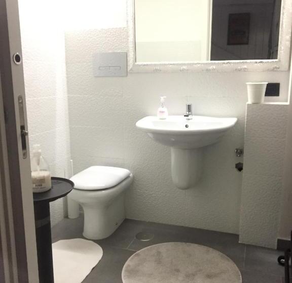 Superior Studio, Walter