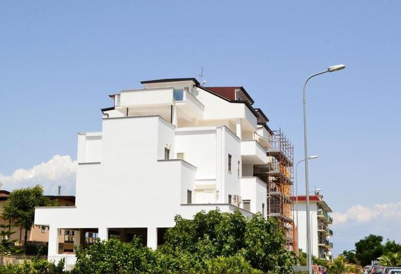 استودیو استاندارد با تراس, Walter