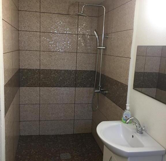 スタンダードルーム, Wineyards Salin