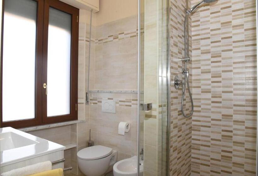 חדר קומפורט לשלושה, Albergo La Rosetta