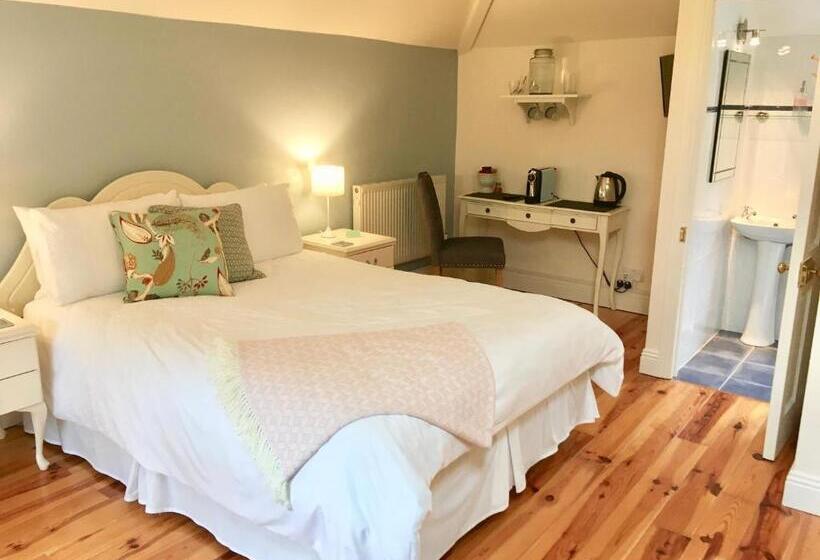 חדר דלוקס, Riverside House