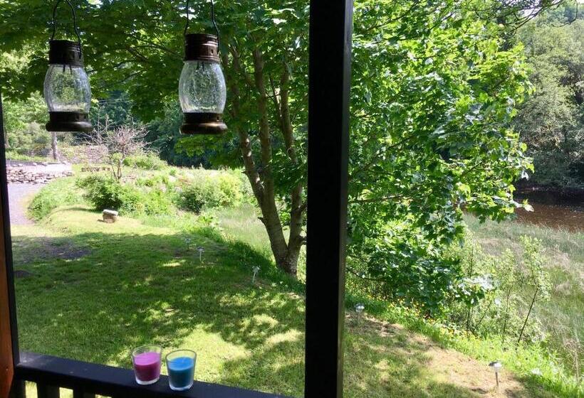 חדר סטנדרט, Riverside House