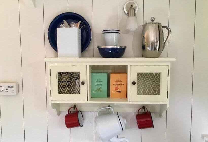 חדר סטנדרט, Riverside House