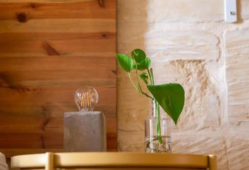 اتاق سوپریور, Laremi Gozo B&b