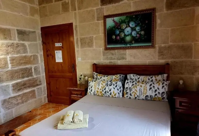 اتاق استاندارد با بالکن, Laremi Gozo B&b