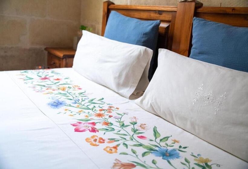 اتاق لوکس, Laremi Gozo B&b