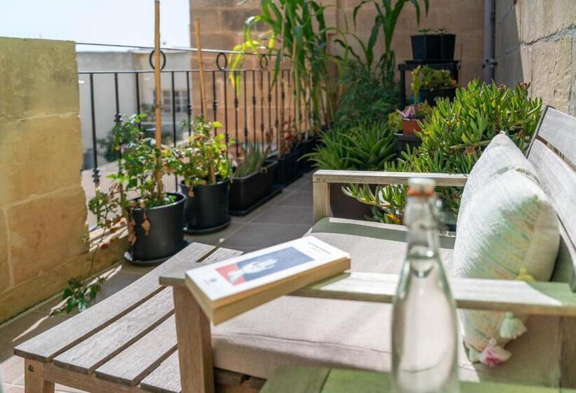 آپارتمان 1 خوابه با تراس, Laremi Gozo B&b