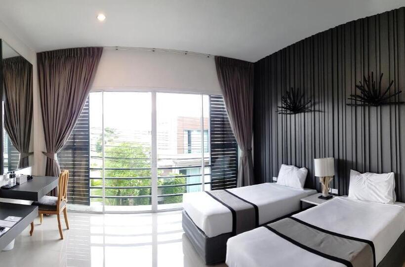 デラックスルーム, The Midst@ Royal Hills Nakornayok