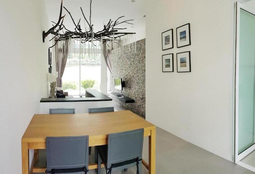 ２ベッドルームハウス, The Midst@ Royal Hills Nakornayok