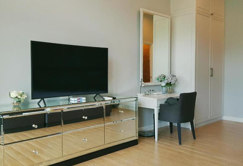 スーペリアースイート, The Midst@ Royal Hills Nakornayok