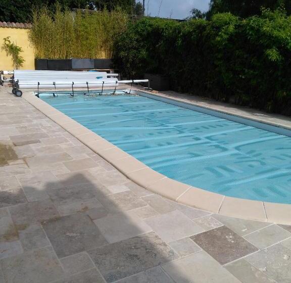 バス共有のスタンダードルーム, Chambres De La Terre Blanche