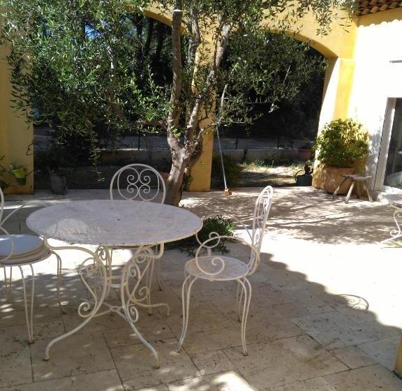 スーペリアールーム, Chambres De La Terre Blanche