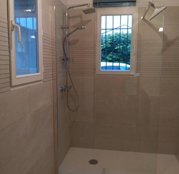 ガーデンビュースタンダードルーム, Chambres De La Terre Blanche