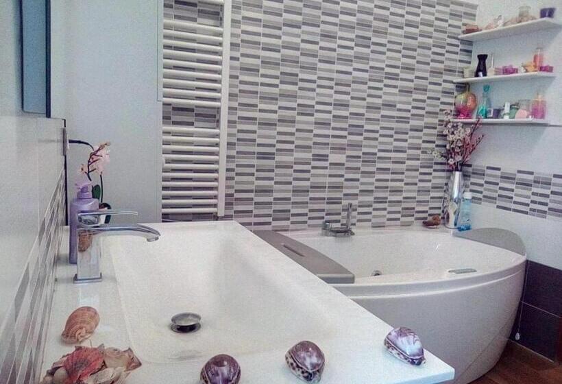 Standard room with outdoor bath, La Pervinca