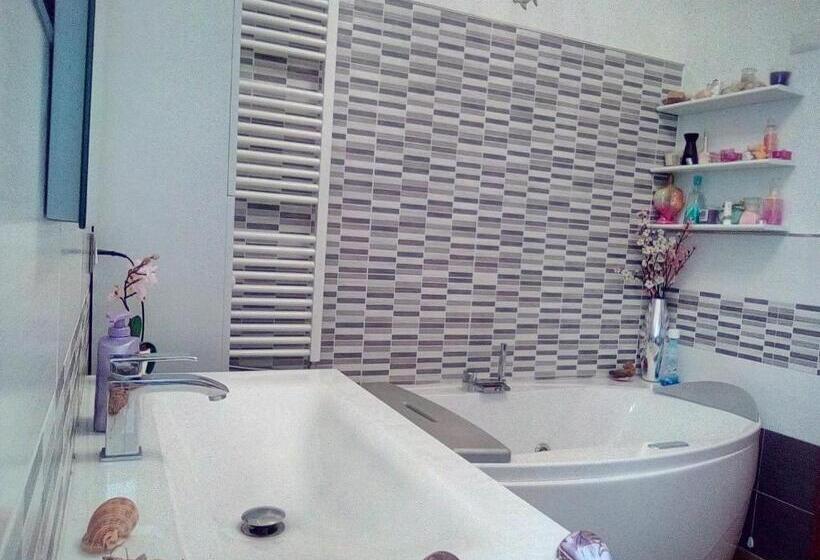 Standard room with outdoor bath, La Pervinca