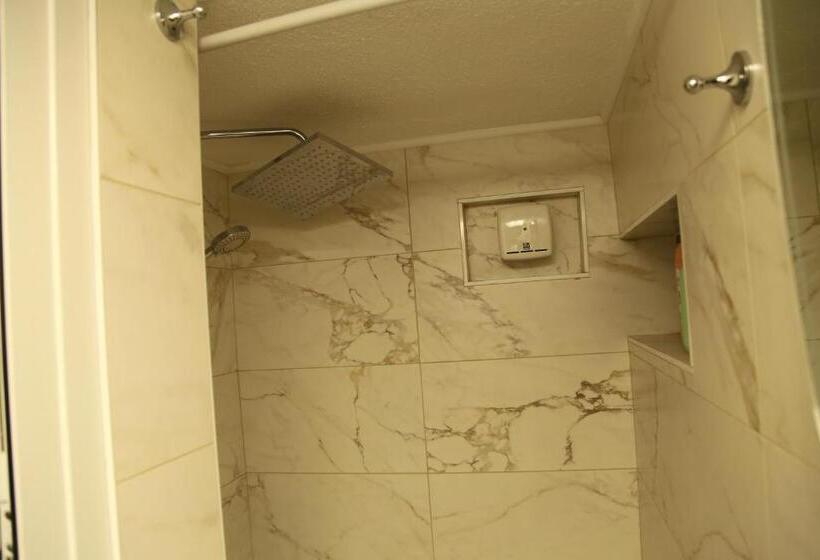 带共用浴室的标准房间, Ema Artistic House