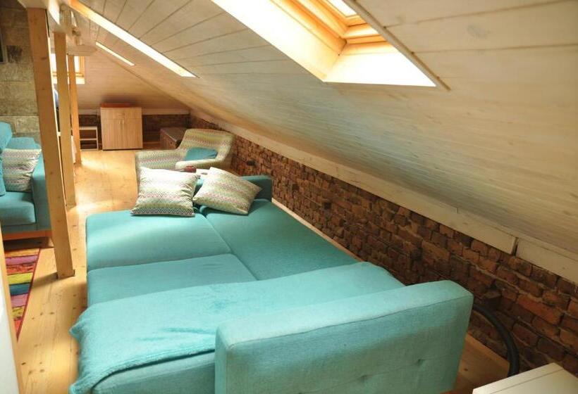 标准间, Ema Artistic House