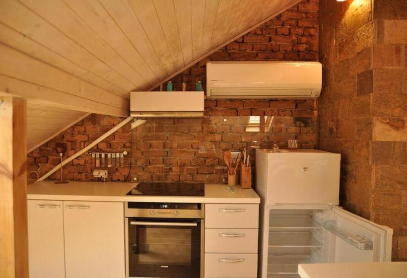 标准间, Ema Artistic House