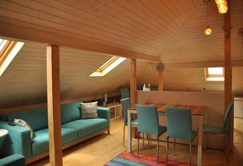 标准间, Ema Artistic House