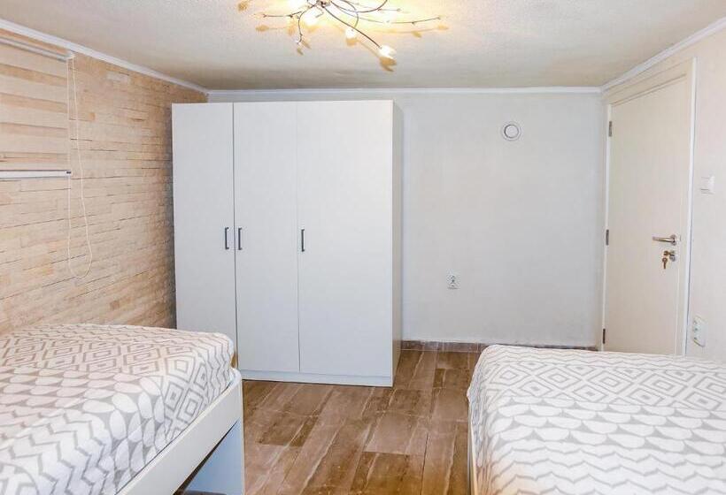 带共用浴室的标准房间, Ema Artistic House