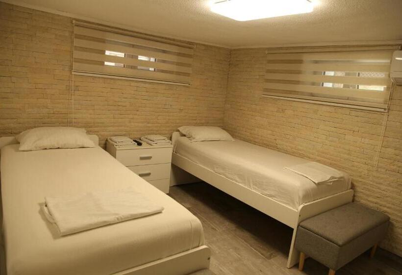 带共用浴室的标准房间, Ema Artistic House