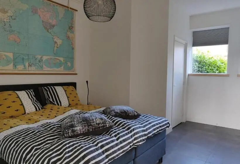 スタンダードルーム, Logement De School Middelburg