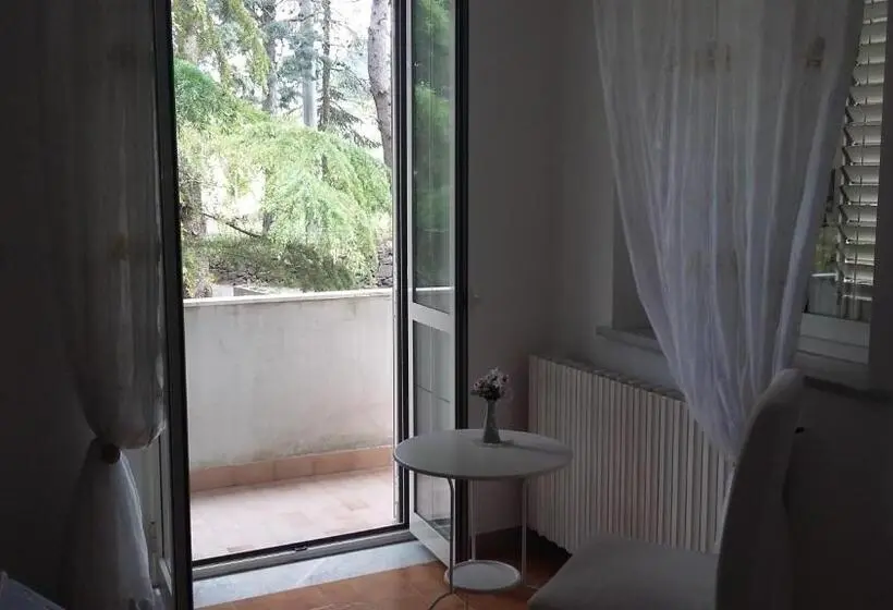 اتاق استاندارد با چشم‌انداز باغ, B&b Casa Di Laura