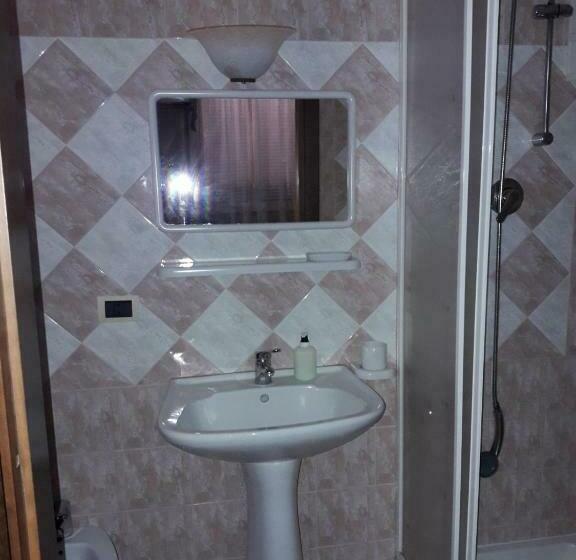 اتاق استاندارد سه تخته با چشم‌انداز باغ, La Campagnola