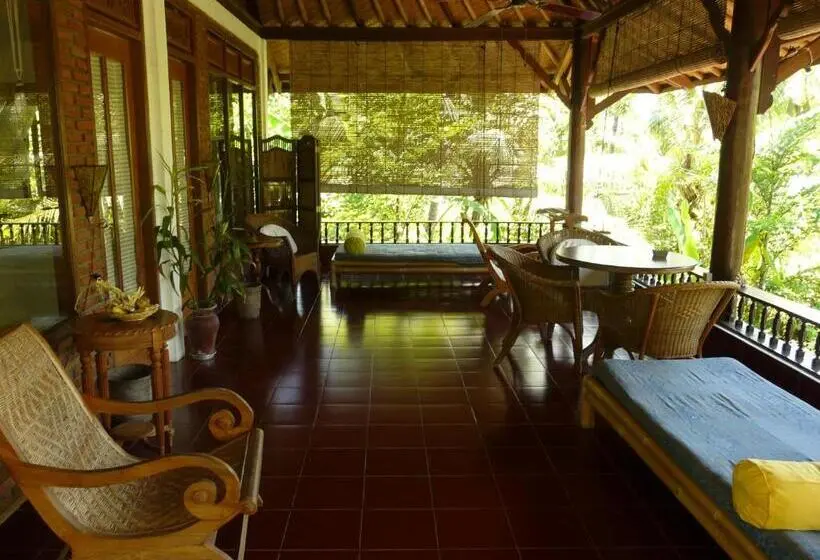 オーシャンビュースタンダードルームバルコニー付き, Bali Sandat