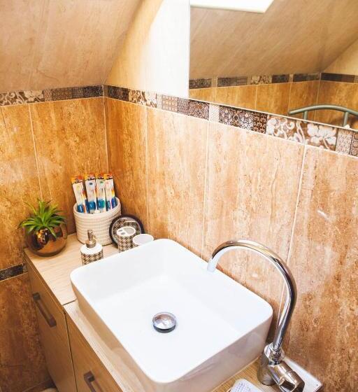 4인용 스탠다드 룸, Barackos Wellness Villa Fót